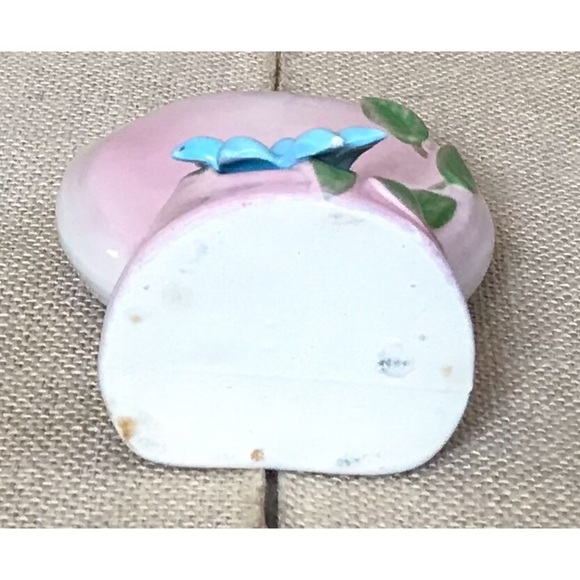 Vintage OPCO Pottery Pink Vase w Blue Applied Flower Granny Cottage Core Romance - Picture 9 of 9